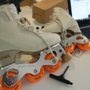Edea Ice Fly taitoluistin ja taitorullaluistin